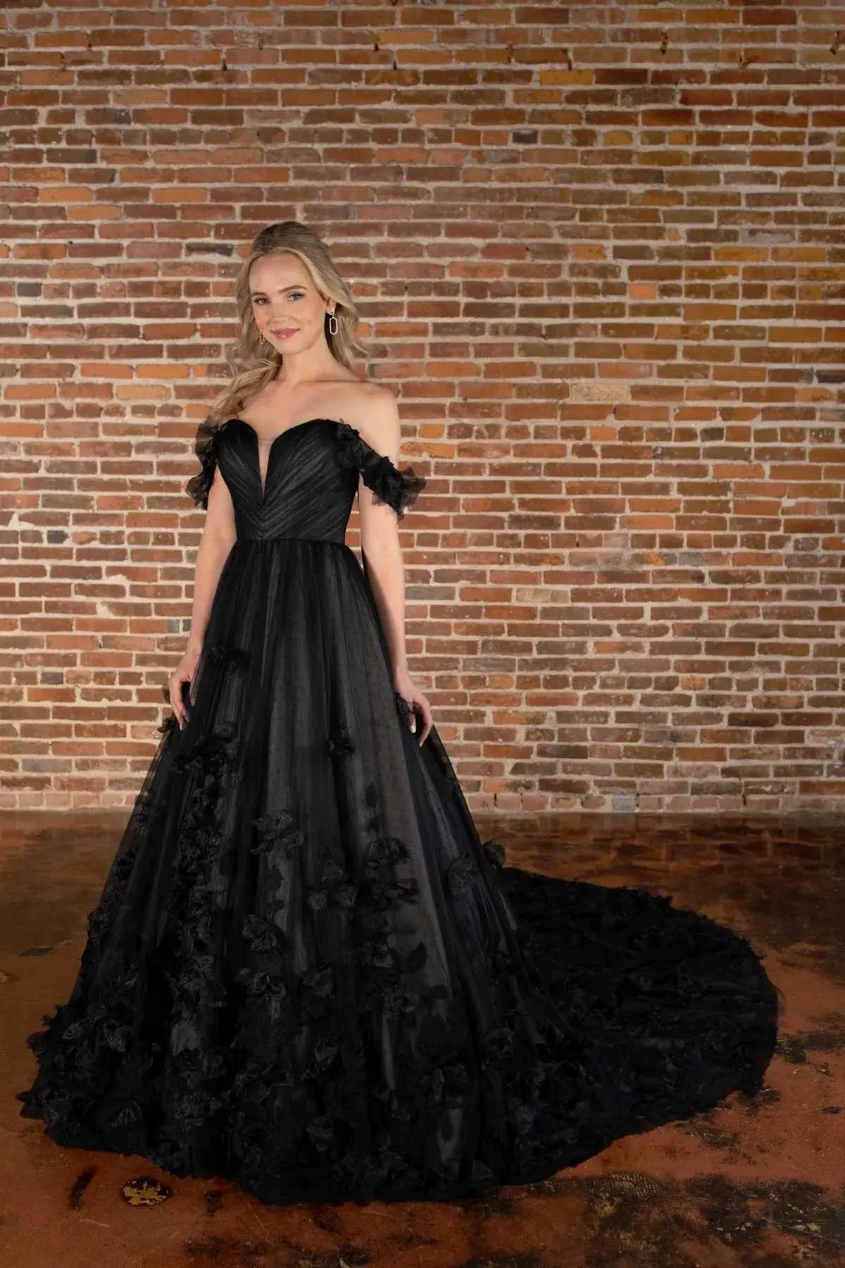 Daring Elegance: Embracing Modern Romance with Black Wedding Dresses Image
